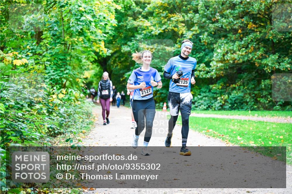12.10.2025 - Bramfelder Halbmarathon 2025 Dr. Thomas Lammeyer http://msf.ph/oto/9355302 12.10.2025 10:53:18 Laufen 2127, 2125 meine-sportfotos.de