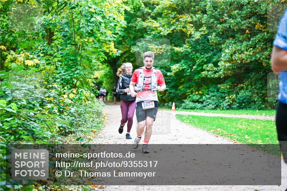 12.10.2025 - Bramfelder Halbmarathon 2025 Dr. Thomas Lammeyer http://msf.ph/oto/9355317 12.10.2025 10:53:21 Laufen 2624 meine-sportfotos.de