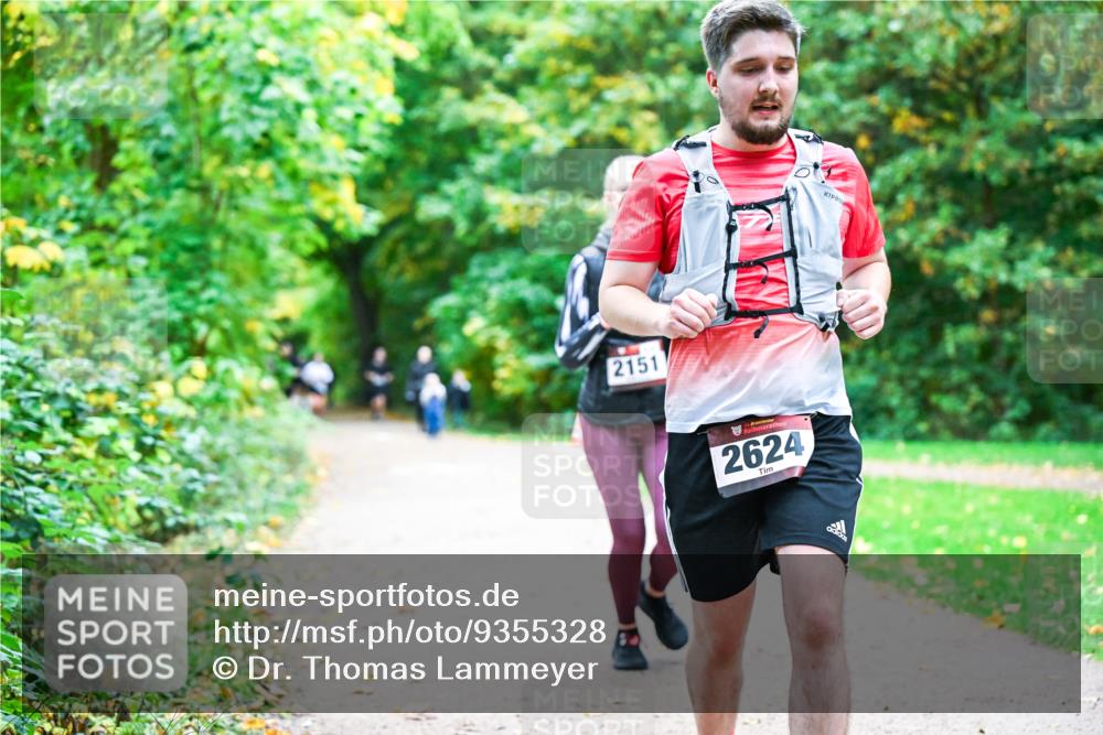 12.10.2025 - Bramfelder Halbmarathon 2025 Dr. Thomas Lammeyer http://msf.ph/oto/9355328 12.10.2025 10:53:23 Laufen 2151, 2624 meine-sportfotos.de