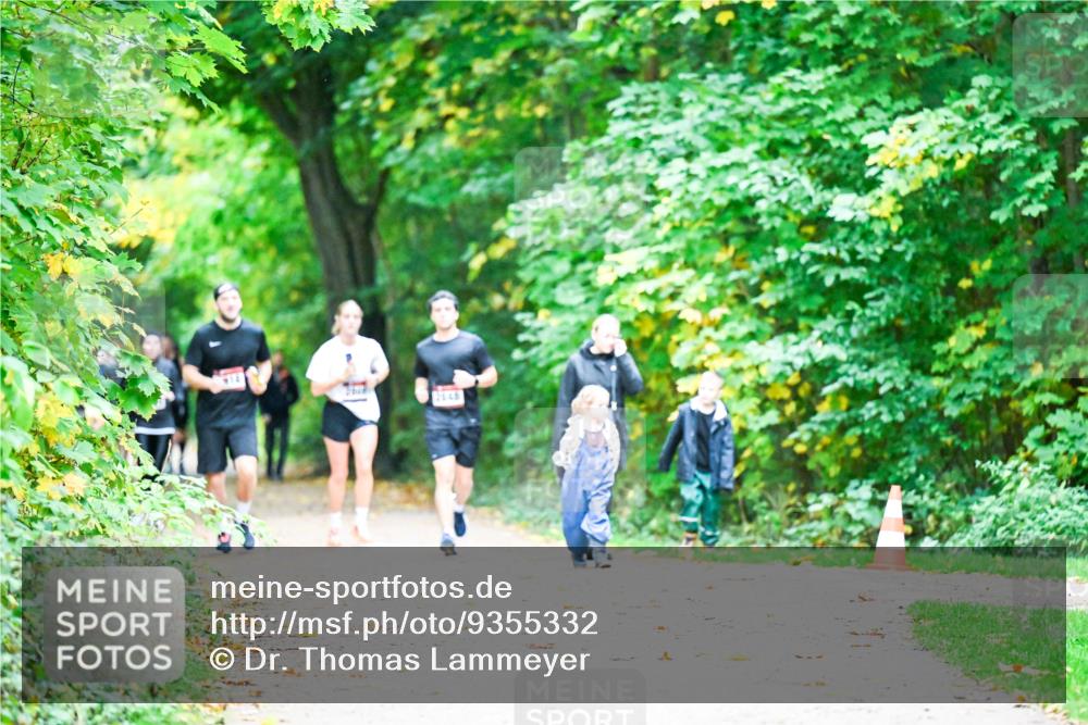 12.10.2025 - Bramfelder Halbmarathon 2025 Dr. Thomas Lammeyer http://msf.ph/oto/9355332 12.10.2025 10:53:27 Laufen 2848 meine-sportfotos.de