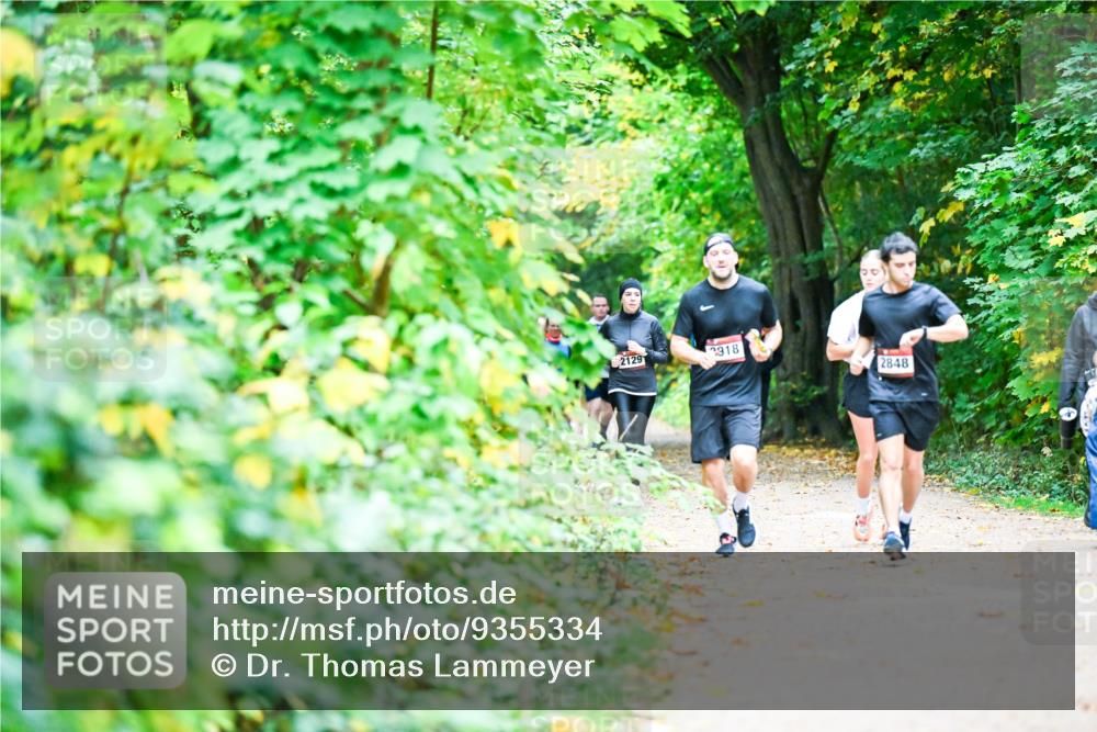 12.10.2025 - Bramfelder Halbmarathon 2025 Dr. Thomas Lammeyer http://msf.ph/oto/9355334 12.10.2025 10:53:29 Laufen 2129, 2918, 2848 meine-sportfotos.de