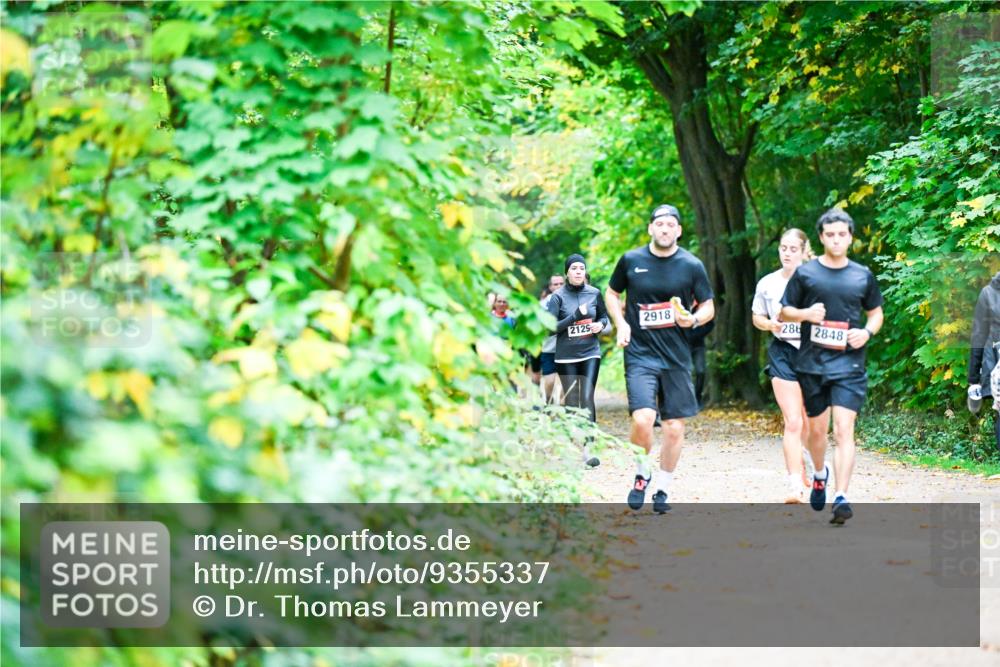 12.10.2025 - Bramfelder Halbmarathon 2025 Dr. Thomas Lammeyer http://msf.ph/oto/9355337 12.10.2025 10:53:30 Laufen 2129, 2918, 286, 2848 meine-sportfotos.de
