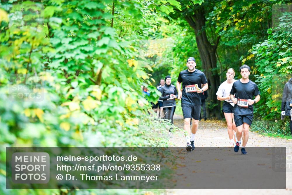 12.10.2025 - Bramfelder Halbmarathon 2025 Dr. Thomas Lammeyer http://msf.ph/oto/9355338 12.10.2025 10:53:30 Laufen 2918, 2848, 13 meine-sportfotos.de