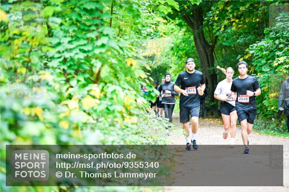 12.10.2025 - Bramfelder Halbmarathon 2025 Dr. Thomas Lammeyer http://msf.ph/oto/9355340 12.10.2025 10:53:30 Laufen 2129, 2918, 2848 meine-sportfotos.de