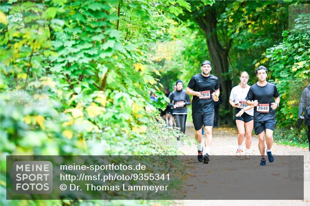12.10.2025 - Bramfelder Halbmarathon 2025 Dr. Thomas Lammeyer http://msf.ph/oto/9355341 12.10.2025 10:53:30 Laufen 2918, 286, 2848 meine-sportfotos.de
