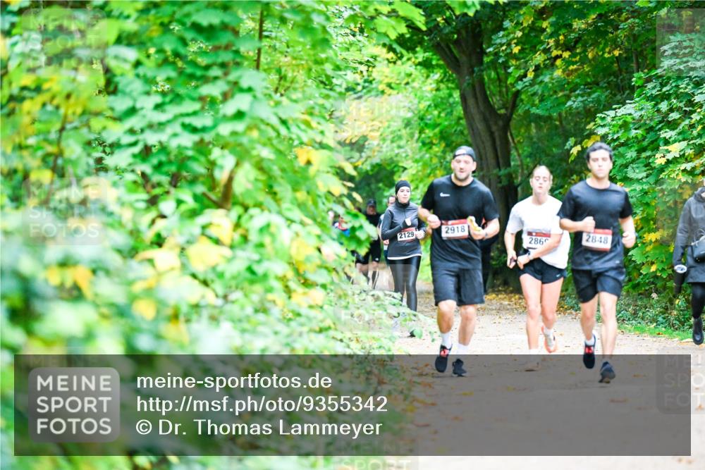 12.10.2025 - Bramfelder Halbmarathon 2025 Dr. Thomas Lammeyer http://msf.ph/oto/9355342 12.10.2025 10:53:30 Laufen 2918, 2129, 2860, 2848 meine-sportfotos.de