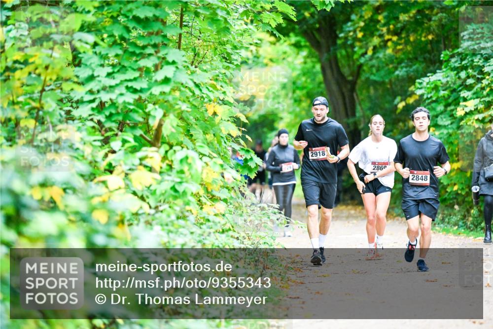 12.10.2025 - Bramfelder Halbmarathon 2025 Dr. Thomas Lammeyer http://msf.ph/oto/9355343 12.10.2025 10:53:30 Laufen 129, 2918, 286, 2848 meine-sportfotos.de