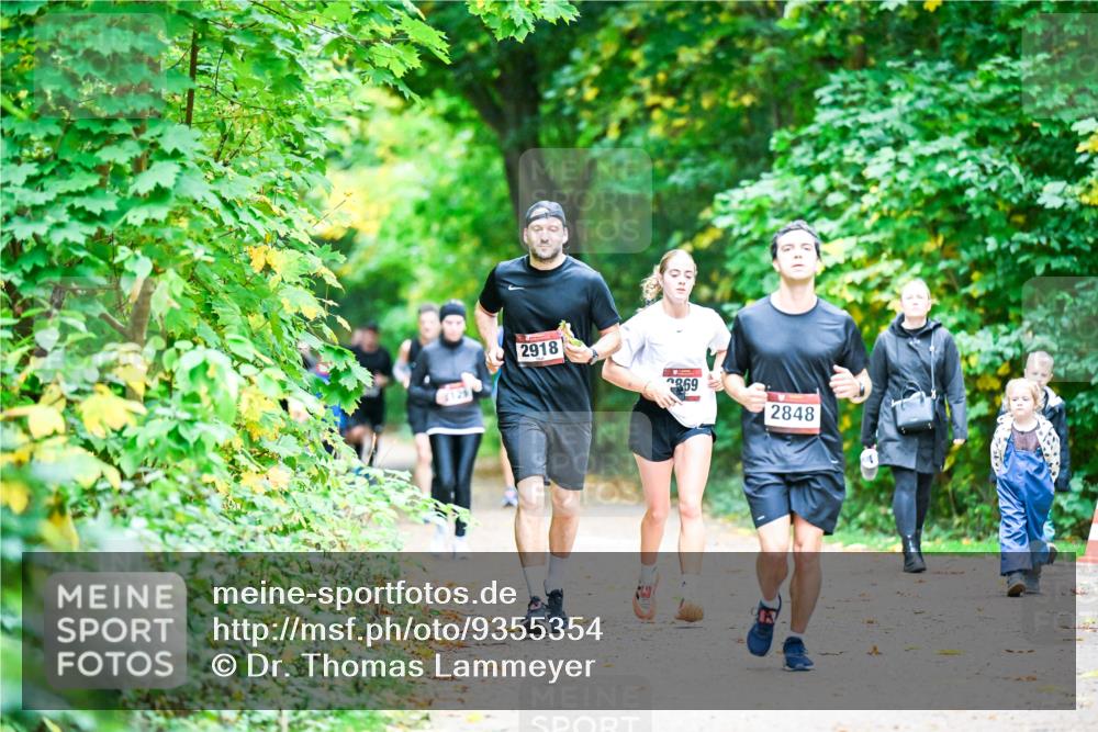 12.10.2025 - Bramfelder Halbmarathon 2025 Dr. Thomas Lammeyer http://msf.ph/oto/9355354 12.10.2025 10:53:32 Laufen 2918, 2129, 6980, 2848 meine-sportfotos.de