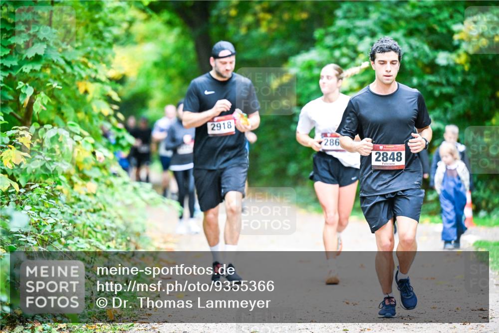 12.10.2025 - Bramfelder Halbmarathon 2025 Dr. Thomas Lammeyer http://msf.ph/oto/9355366 12.10.2025 10:53:34 Laufen 2918, 286, 2848 meine-sportfotos.de