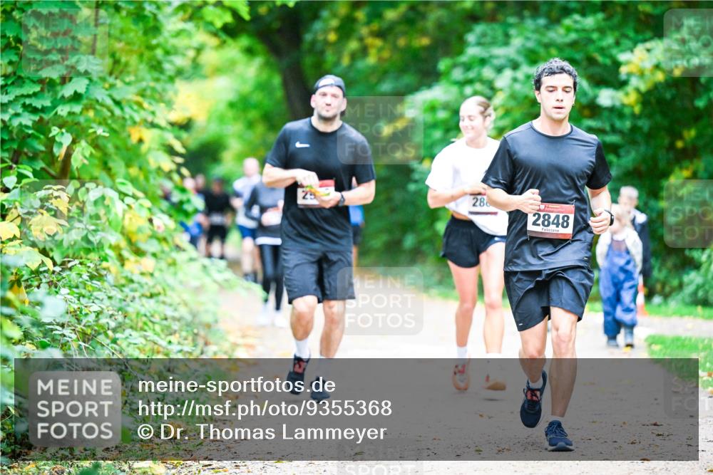 12.10.2025 - Bramfelder Halbmarathon 2025 Dr. Thomas Lammeyer http://msf.ph/oto/9355368 12.10.2025 10:53:34 Laufen 29, 286, 2848 meine-sportfotos.de