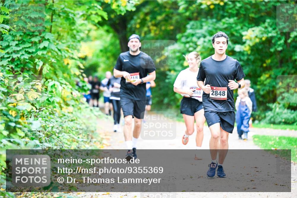 12.10.2025 - Bramfelder Halbmarathon 2025 Dr. Thomas Lammeyer http://msf.ph/oto/9355369 12.10.2025 10:53:34 Laufen 118, 869, 2848 meine-sportfotos.de