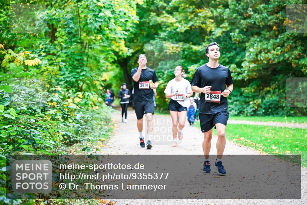 12.10.2025 - Bramfelder Halbmarathon 2025 Dr. Thomas Lammeyer http://msf.ph/oto/9355377 12.10.2025 10:53:36 Laufen 2918, 2869, 2848 meine-sportfotos.de