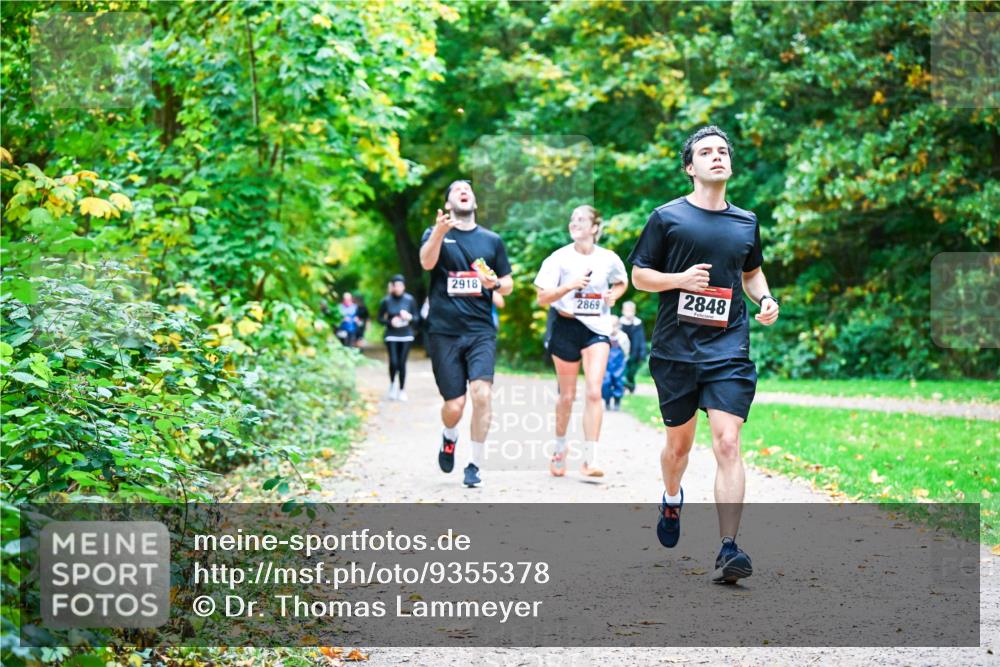 12.10.2025 - Bramfelder Halbmarathon 2025 Dr. Thomas Lammeyer http://msf.ph/oto/9355378 12.10.2025 10:53:36 Laufen 2918, 2869, 2848 meine-sportfotos.de