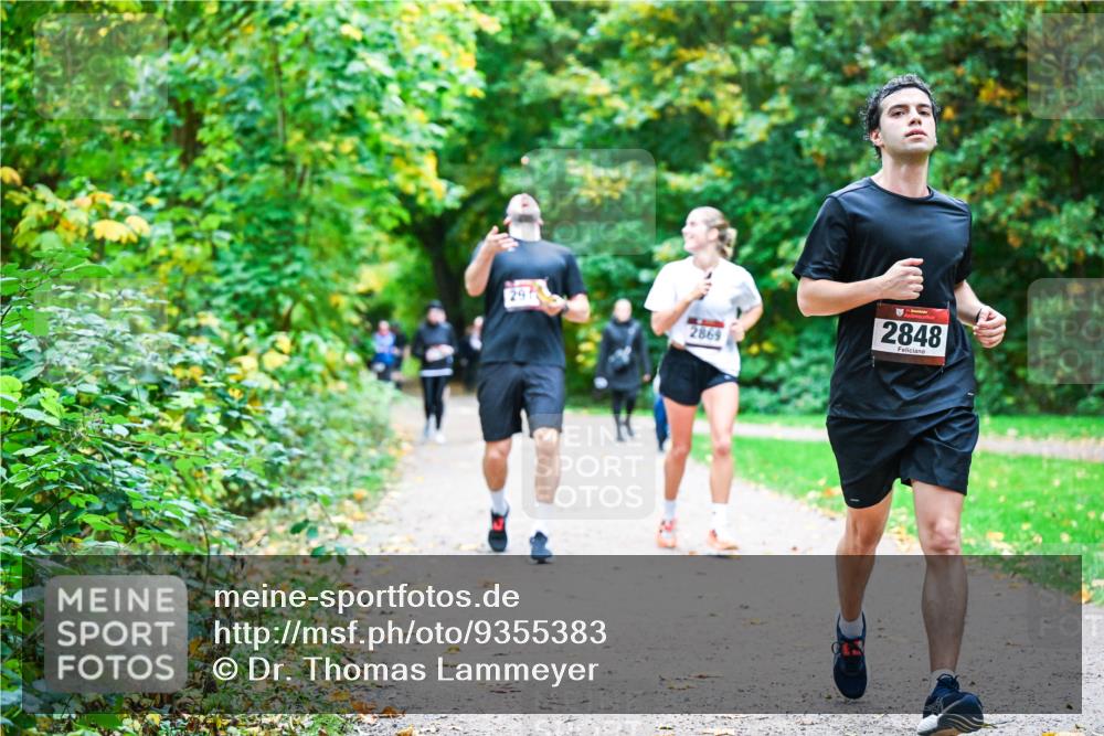 12.10.2025 - Bramfelder Halbmarathon 2025 Dr. Thomas Lammeyer http://msf.ph/oto/9355383 12.10.2025 10:53:37 Laufen 29, 2869, 2848 meine-sportfotos.de