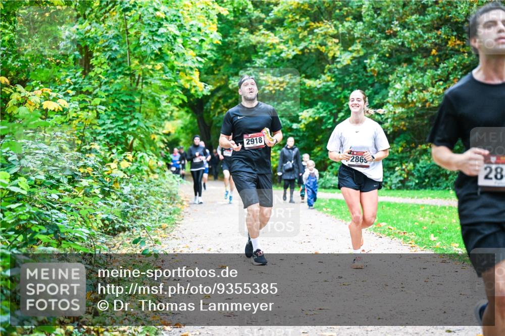 12.10.2025 - Bramfelder Halbmarathon 2025 Dr. Thomas Lammeyer http://msf.ph/oto/9355385 12.10.2025 10:53:37 Laufen 2918, 2865, 28 meine-sportfotos.de