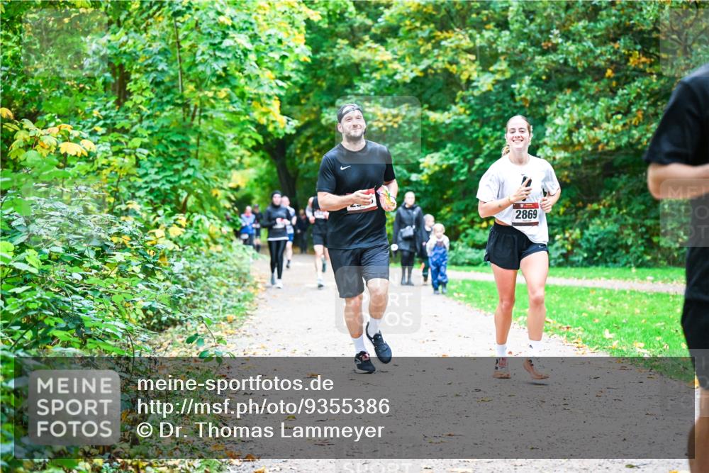 12.10.2025 - Bramfelder Halbmarathon 2025 Dr. Thomas Lammeyer http://msf.ph/oto/9355386 12.10.2025 10:53:37 Laufen 2869 meine-sportfotos.de