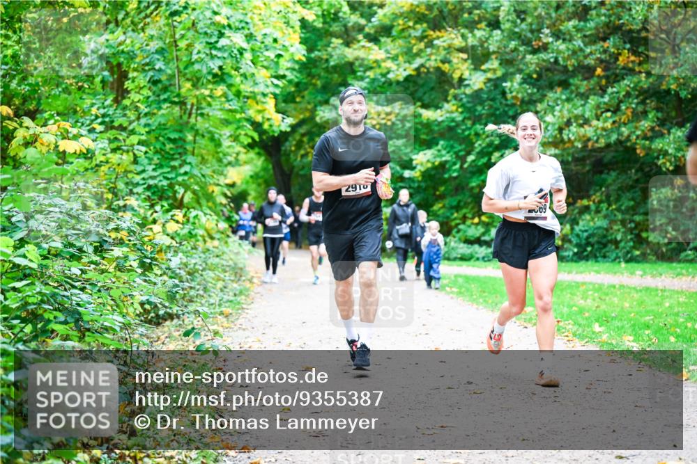 12.10.2025 - Bramfelder Halbmarathon 2025 Dr. Thomas Lammeyer http://msf.ph/oto/9355387 12.10.2025 10:53:38 Laufen 2910 meine-sportfotos.de