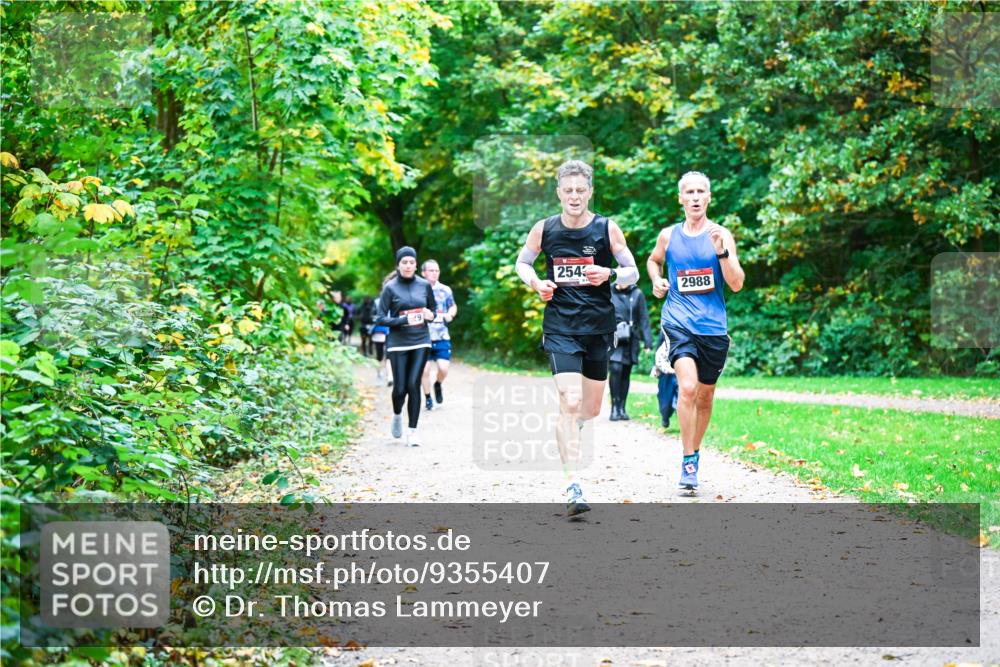 12.10.2025 - Bramfelder Halbmarathon 2025 Dr. Thomas Lammeyer http://msf.ph/oto/9355407 12.10.2025 10:53:41 Laufen 2543, 2988 meine-sportfotos.de