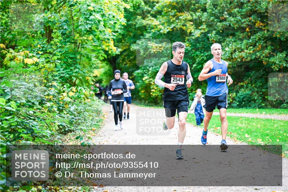 12.10.2025 - Bramfelder Halbmarathon 2025 Dr. Thomas Lammeyer http://msf.ph/oto/9355410 12.10.2025 10:53:41 Laufen 2543, 2988 meine-sportfotos.de