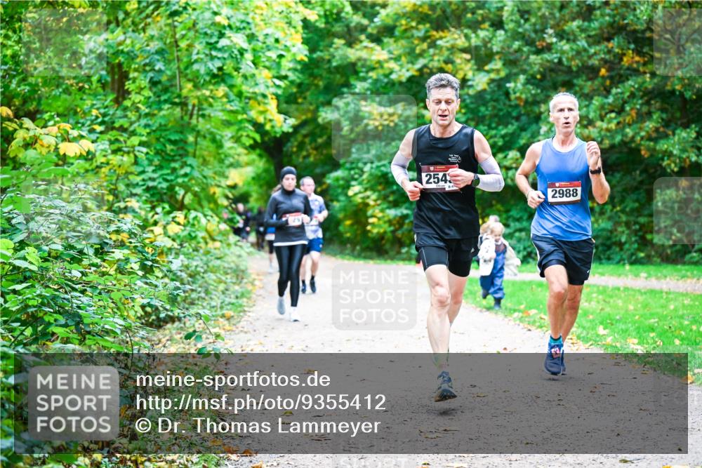 12.10.2025 - Bramfelder Halbmarathon 2025 Dr. Thomas Lammeyer http://msf.ph/oto/9355412 12.10.2025 10:53:42 Laufen 2543, 2988 meine-sportfotos.de