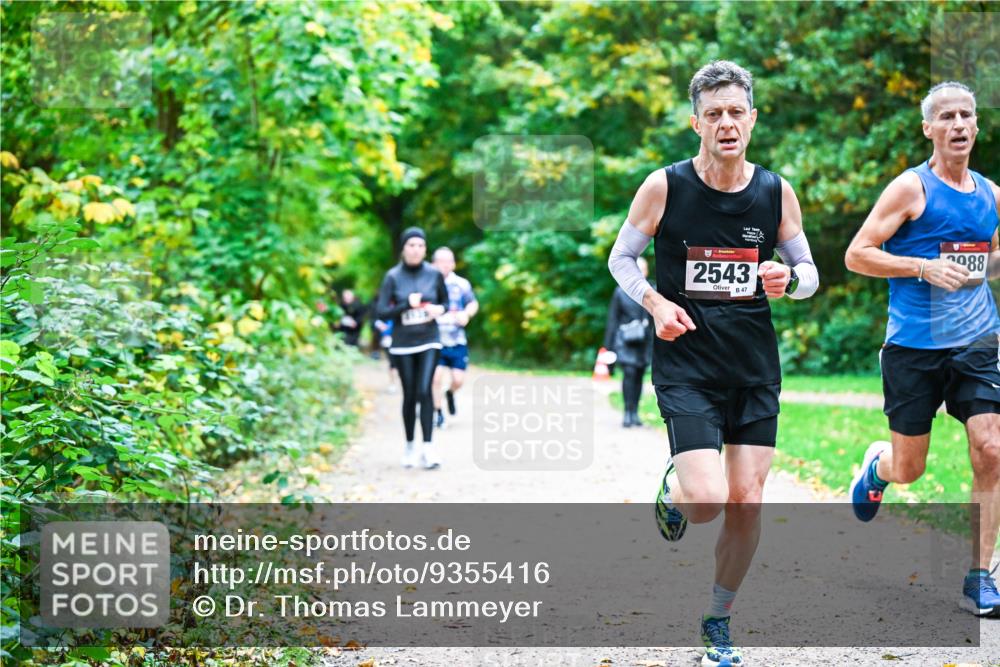 12.10.2025 - Bramfelder Halbmarathon 2025 Dr. Thomas Lammeyer http://msf.ph/oto/9355416 12.10.2025 10:53:42 Laufen 2543, 47, 088 meine-sportfotos.de
