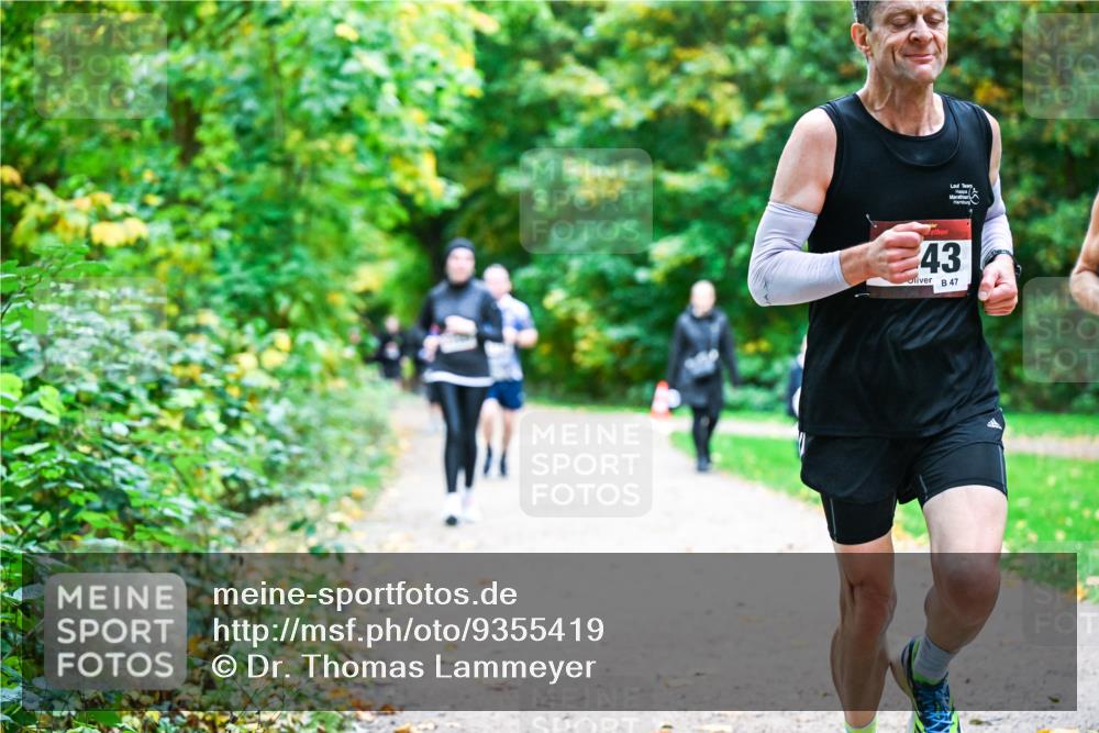 12.10.2025 - Bramfelder Halbmarathon 2025 Dr. Thomas Lammeyer http://msf.ph/oto/9355419 12.10.2025 10:53:43 Laufen 43, 47 meine-sportfotos.de