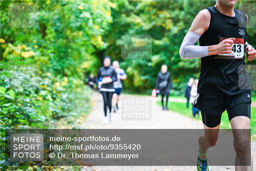 12.10.2025 - Bramfelder Halbmarathon 2025 Dr. Thomas Lammeyer http://msf.ph/oto/9355420 12.10.2025 10:53:43 Laufen 43, 35, 47 meine-sportfotos.de