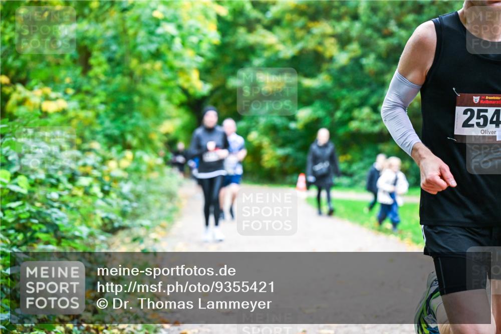 12.10.2025 - Bramfelder Halbmarathon 2025 Dr. Thomas Lammeyer http://msf.ph/oto/9355421 12.10.2025 10:53:43 Laufen 34, 254 meine-sportfotos.de