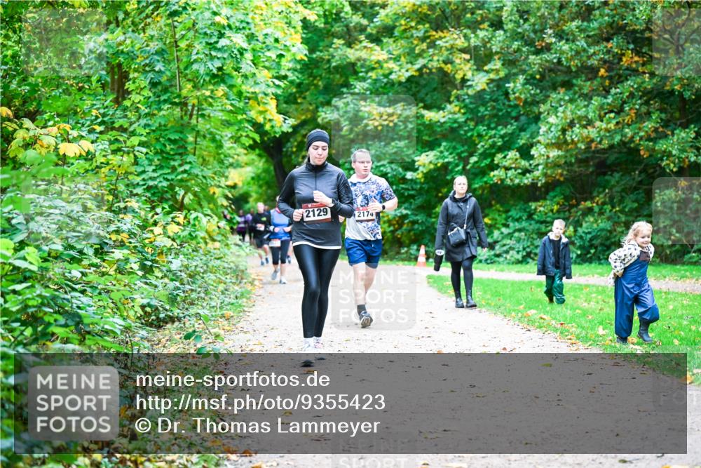 12.10.2025 - Bramfelder Halbmarathon 2025 Dr. Thomas Lammeyer http://msf.ph/oto/9355423 12.10.2025 10:53:44 Laufen 2129, 2174 meine-sportfotos.de