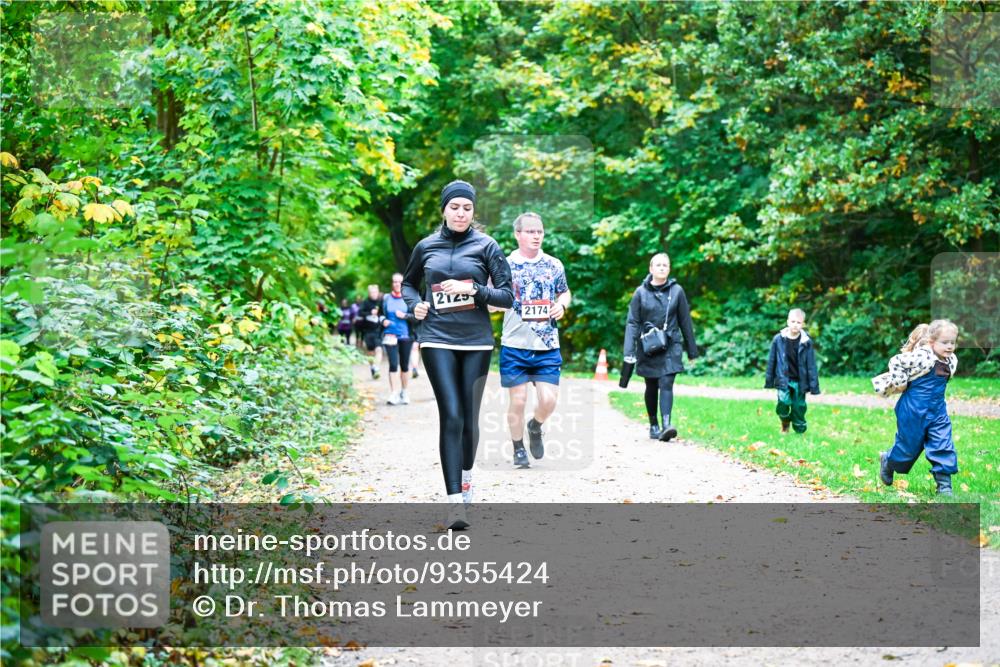 12.10.2025 - Bramfelder Halbmarathon 2025 Dr. Thomas Lammeyer http://msf.ph/oto/9355424 12.10.2025 10:53:44 Laufen 2125, 2174 meine-sportfotos.de