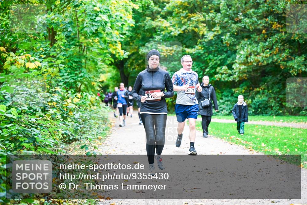 12.10.2025 - Bramfelder Halbmarathon 2025 Dr. Thomas Lammeyer http://msf.ph/oto/9355430 12.10.2025 10:53:45 Laufen 21, 2174 meine-sportfotos.de