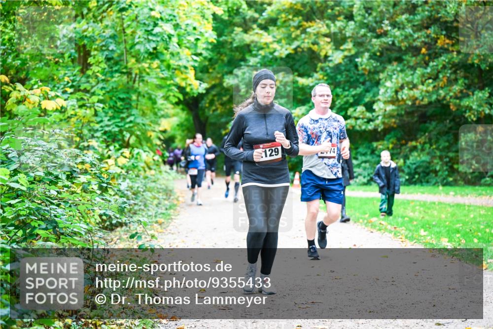 12.10.2025 - Bramfelder Halbmarathon 2025 Dr. Thomas Lammeyer http://msf.ph/oto/9355433 12.10.2025 10:53:45 Laufen 129 meine-sportfotos.de