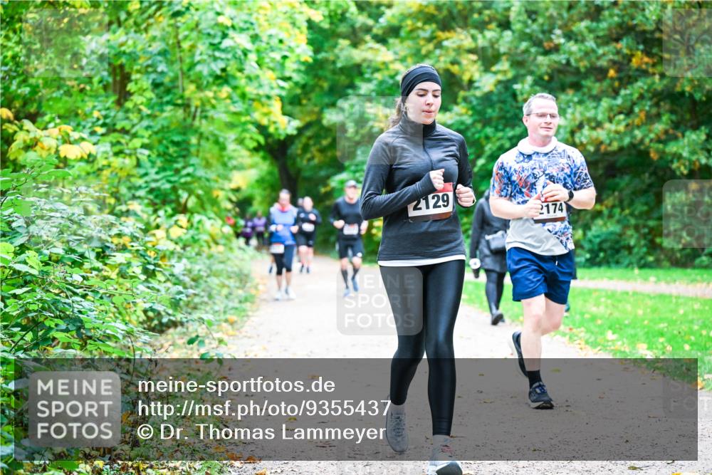 12.10.2025 - Bramfelder Halbmarathon 2025 Dr. Thomas Lammeyer http://msf.ph/oto/9355437 12.10.2025 10:53:46 Laufen 2129, 2174 meine-sportfotos.de