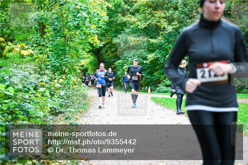 12.10.2025 - Bramfelder Halbmarathon 2025 Dr. Thomas Lammeyer http://msf.ph/oto/9355442 12.10.2025 10:53:47 Laufen 2428, 2027, 2125 meine-sportfotos.de