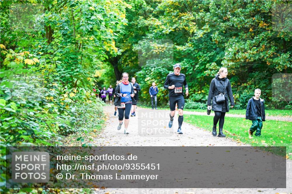 12.10.2025 - Bramfelder Halbmarathon 2025 Dr. Thomas Lammeyer http://msf.ph/oto/9355451 12.10.2025 10:53:48 Laufen 27, 2428 meine-sportfotos.de