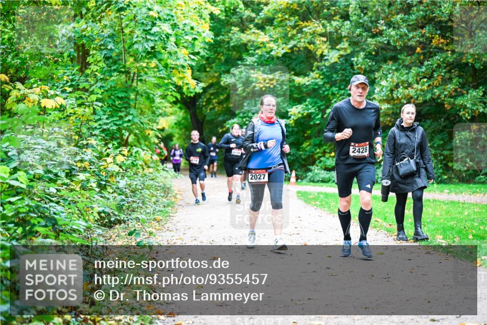 12.10.2025 - Bramfelder Halbmarathon 2025 Dr. Thomas Lammeyer http://msf.ph/oto/9355457 12.10.2025 10:53:50 Laufen 16, 2027, 2428 meine-sportfotos.de