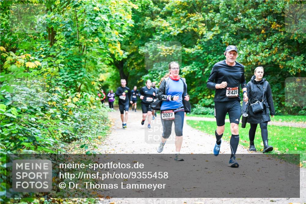 12.10.2025 - Bramfelder Halbmarathon 2025 Dr. Thomas Lammeyer http://msf.ph/oto/9355458 12.10.2025 10:53:50 Laufen 2016, 2027, 721, 2428 meine-sportfotos.de