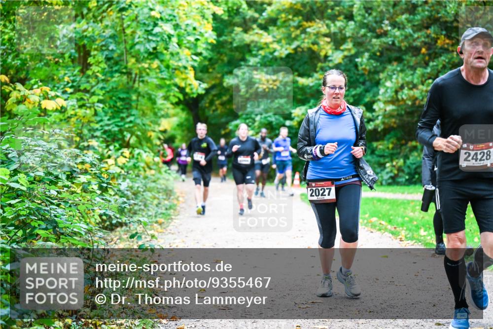 12.10.2025 - Bramfelder Halbmarathon 2025 Dr. Thomas Lammeyer http://msf.ph/oto/9355467 12.10.2025 10:53:51 Laufen 6021, 2027, 2428 meine-sportfotos.de