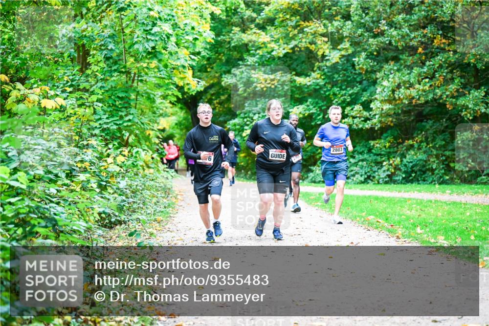 12.10.2025 - Bramfelder Halbmarathon 2025 Dr. Thomas Lammeyer http://msf.ph/oto/9355483 12.10.2025 10:53:54 Laufen 6, 2, 2803 meine-sportfotos.de