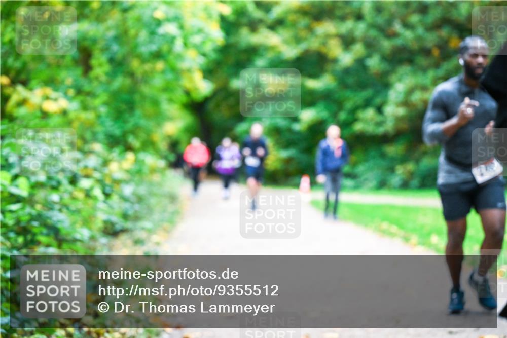 12.10.2025 - Bramfelder Halbmarathon 2025 Dr. Thomas Lammeyer http://msf.ph/oto/9355512 12.10.2025 10:53:58 Laufen  meine-sportfotos.de