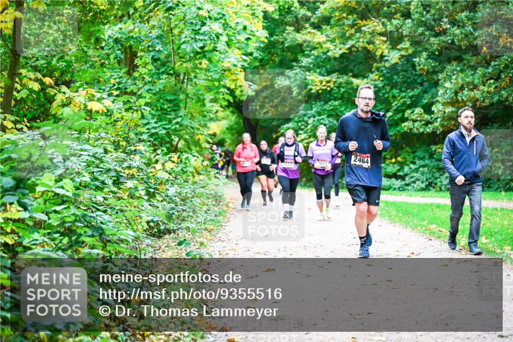 12.10.2025 - Bramfelder Halbmarathon 2025 Dr. Thomas Lammeyer http://msf.ph/oto/9355516 12.10.2025 10:54:02 Laufen 2033, 035, 2464 meine-sportfotos.de