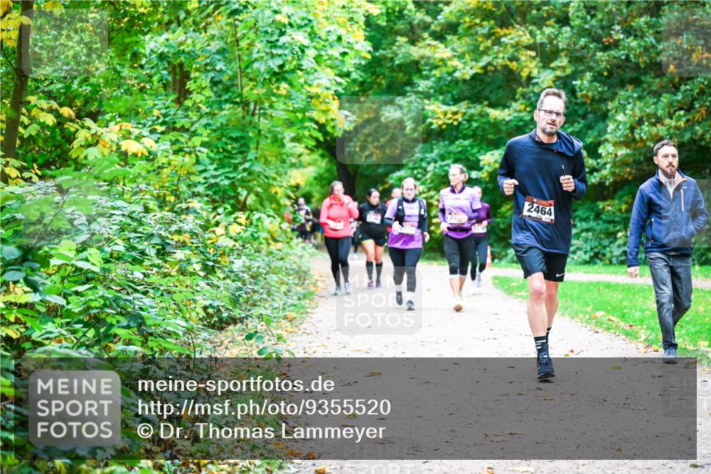 12.10.2025 - Bramfelder Halbmarathon 2025 Dr. Thomas Lammeyer http://msf.ph/oto/9355520 12.10.2025 10:54:03 Laufen 20, 2464 meine-sportfotos.de