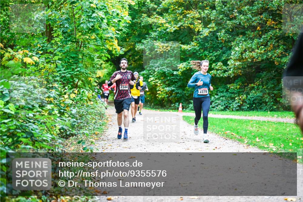 12.10.2025 - Bramfelder Halbmarathon 2025 Dr. Thomas Lammeyer http://msf.ph/oto/9355576 12.10.2025 10:54:11 Laufen 2344, 2378 meine-sportfotos.de