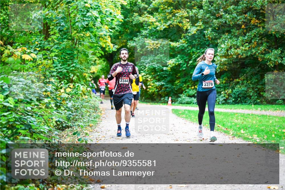 12.10.2025 - Bramfelder Halbmarathon 2025 Dr. Thomas Lammeyer http://msf.ph/oto/9355581 12.10.2025 10:54:12 Laufen 2344, 2378 meine-sportfotos.de