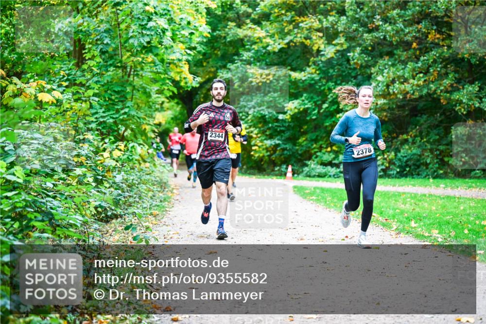 12.10.2025 - Bramfelder Halbmarathon 2025 Dr. Thomas Lammeyer http://msf.ph/oto/9355582 12.10.2025 10:54:12 Laufen 2344, 2378 meine-sportfotos.de