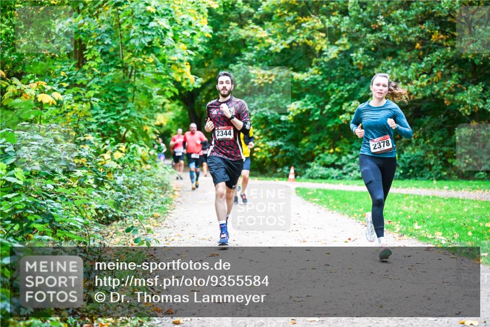 12.10.2025 - Bramfelder Halbmarathon 2025 Dr. Thomas Lammeyer http://msf.ph/oto/9355584 12.10.2025 10:54:12 Laufen 2344, 2378 meine-sportfotos.de