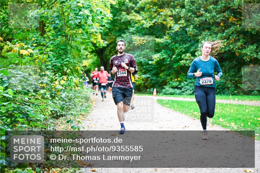 12.10.2025 - Bramfelder Halbmarathon 2025 Dr. Thomas Lammeyer http://msf.ph/oto/9355585 12.10.2025 10:54:13 Laufen 2344, 2378 meine-sportfotos.de