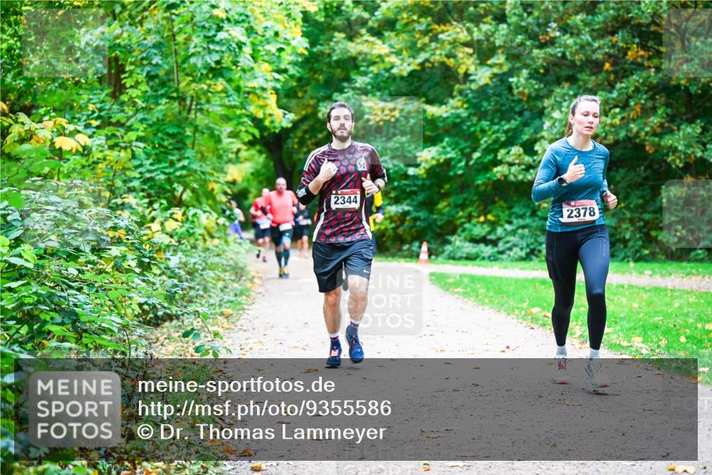 12.10.2025 - Bramfelder Halbmarathon 2025 Dr. Thomas Lammeyer http://msf.ph/oto/9355586 12.10.2025 10:54:13 Laufen 2344, 2378 meine-sportfotos.de