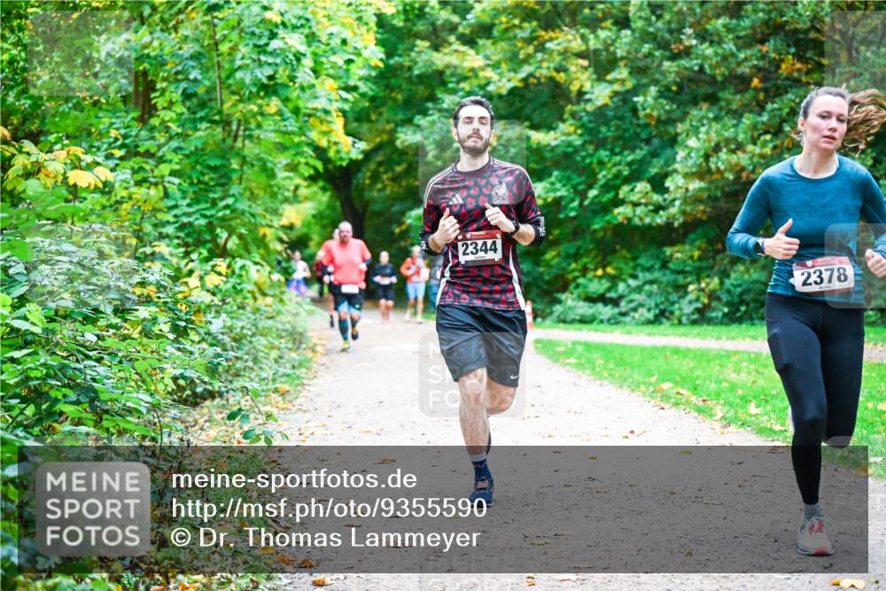 12.10.2025 - Bramfelder Halbmarathon 2025 Dr. Thomas Lammeyer http://msf.ph/oto/9355590 12.10.2025 10:54:13 Laufen 2344, 2378 meine-sportfotos.de