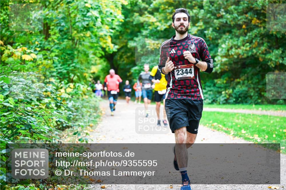 12.10.2025 - Bramfelder Halbmarathon 2025 Dr. Thomas Lammeyer http://msf.ph/oto/9355595 12.10.2025 10:54:14 Laufen 2344 meine-sportfotos.de